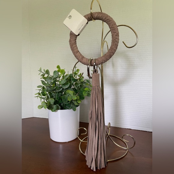 Keychain. Leather, Taupe Color Key Ring Bracelet With Tassel. NWT - Picture 2 of 5